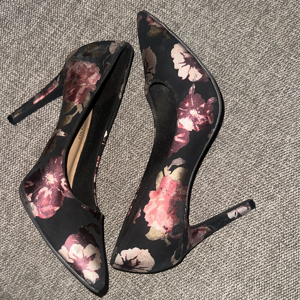 Christian Siriano Black and Pink Floral Heels 👠